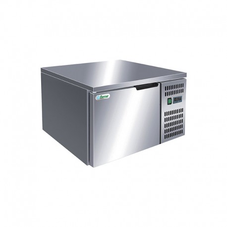 Abbattitore ventilato in acciaio inox lt 33 temp.di lavoro +70°C/+3°C+70°C/-18°C dim.mm. 660x650x420(h)